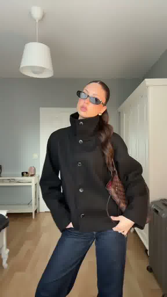 Ladies elegant short trench coat